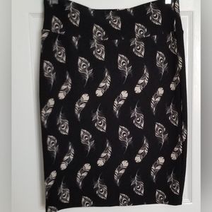 Lularoe Feather Large Stretchy Pencil Skirt yoga waistband Black / cream